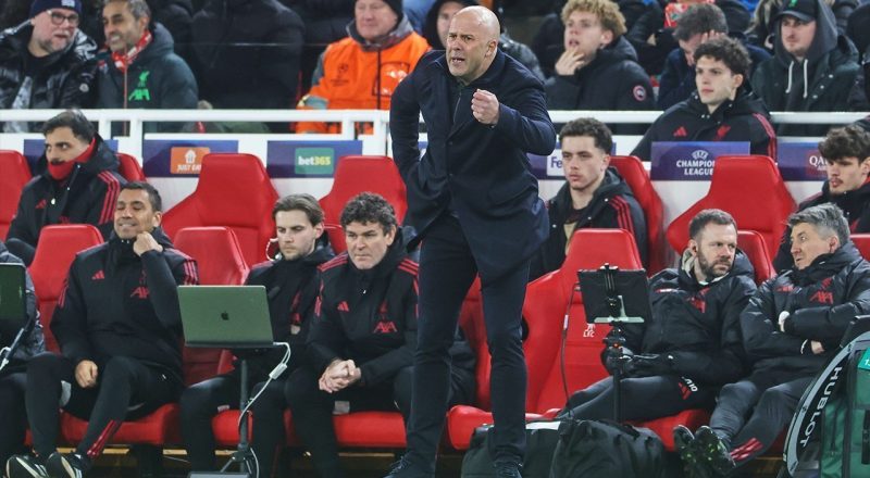 Arne Slot dan Tantangan Besar Liverpool: Legenda MU Beri Kritik Pedas